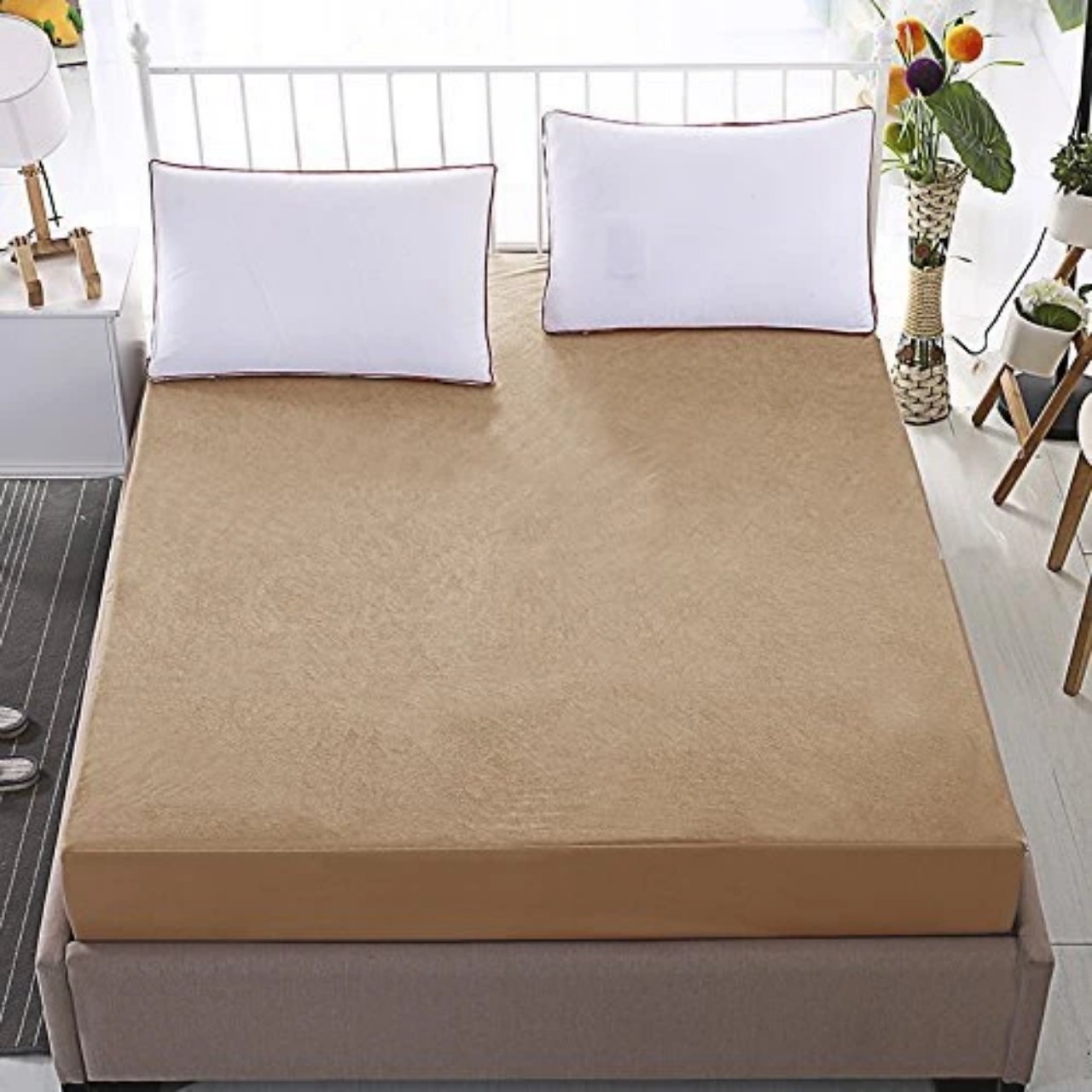 100% Waterproof Mattress Protector Cover Is Made Of Polish Fabric